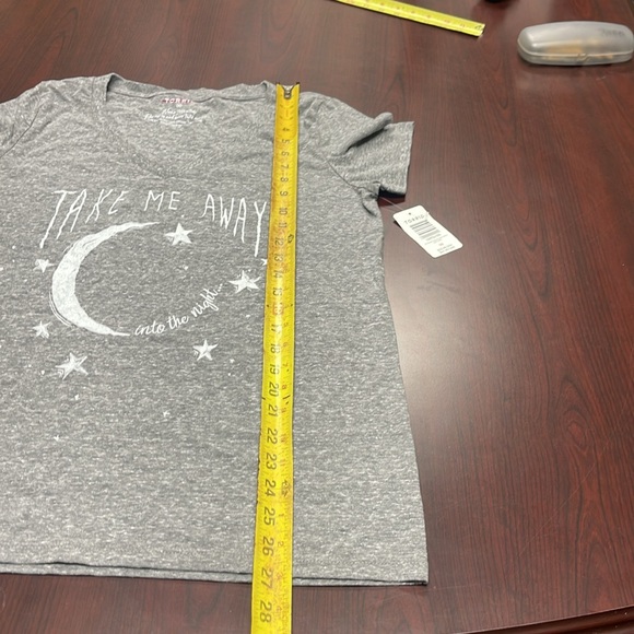 🔴NWT Torrid Grey V-neck, Armpit 2 armpit 27", Length 33" - Picture 9 of 9